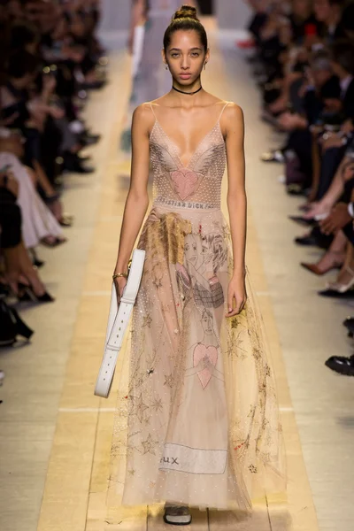 Look 60